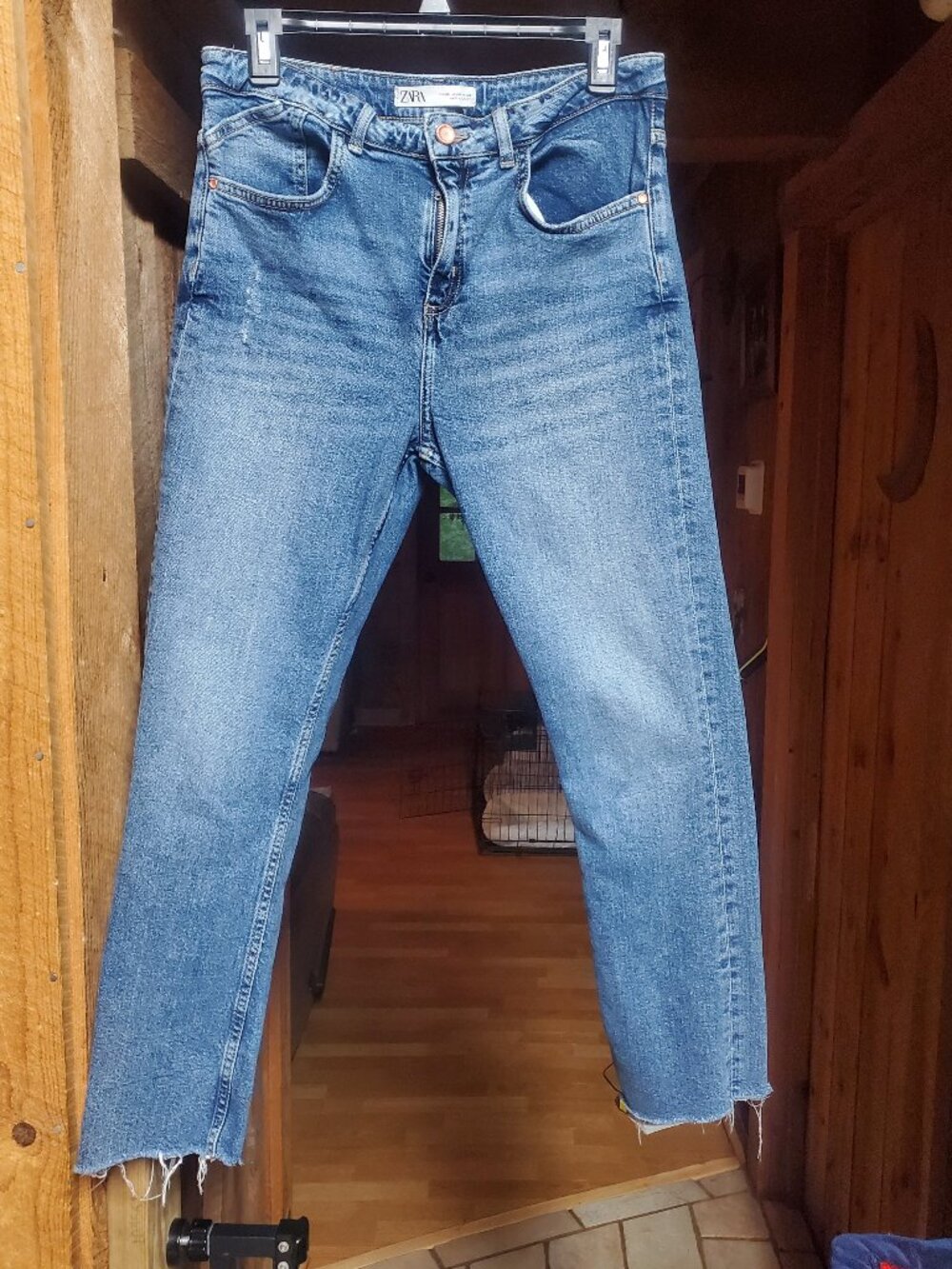 Zara High Rise Straight Leg Jeans Medium Wash Raw Frayed Hem